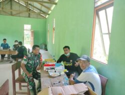 Babinsa Kodim 1204 – 17 / Nanga Taman Mendampingi Petugas Puskesmas Melayani Masyarakat
