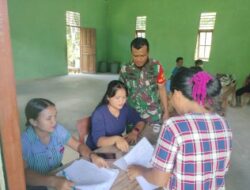 Babinsa Kodim 1204 – 17/Nanga Taman Mendampingi Petugas Puskesmas Melayani Pengobatan Gratis