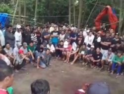 Sabung Ayam dan Dadu di Plosorejo Desa Sumberagung Kecamatan Plosoklaten Kediri di Koordinatori Saudara Giman.