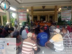 Diduga Bawa Lari Istri Orang Kaur Kesra Desa Mindugading, Kecamatan Tarik Sidoarjo di demo Warga