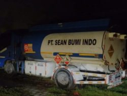 Tengki PT. Sean Bumi indo Nopol S 8336 AF di Amankan ke Polres Jombang Muatan BBM Solar 8000 Ton