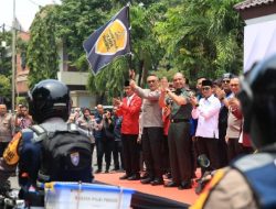 Sambut Bulan Ramadhan Polda Jatim Bersama Mahasiswa Gelar Bakti Sosial Polri Presisi