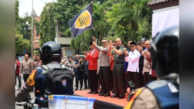 Sambut Bulan Ramadhan Polda Jatim Bersama Mahasiswa Gelar Bakti Sosial Polri Presisi