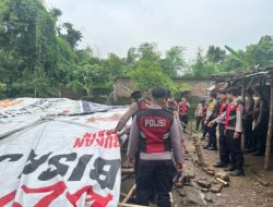 Markas Sabung Ayam di Jurangjero, Desa Singowangi, Kec. Kutorejo Mojokerto di obrak-abrik Polisi
