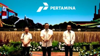 Direktur Utama PT Pertamina (Persero) Simon Aloysius Mantiri meminta maaf kepada masyarakat