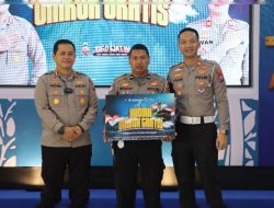 Kapolres Nganjuk Hadiahkan Umroh untuk Anggota Satlantas Berprestasi di Puncak HUT Lalu Lintas ke-70