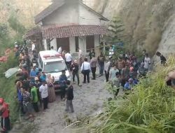 Kedua Orang Tua dibunuh Anak Kandungnya sendiri TKP Ponorogo