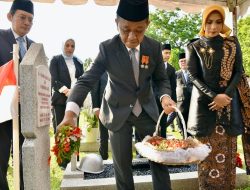 HUT Pertambangan dan Energi ke-80, Kementerian ESDM Gelar Upacara Tabur Bunga di Makam Pahlawan