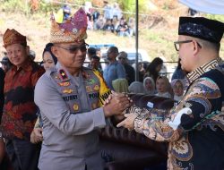 Wakapolda Babel Hadiri dan Ikut Perang Ketupat di Tempilang, Tradisi Tolak Bala Berlangsung Aman