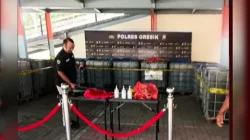 Gudang Penimbunan BBM Solar di Desa Ngemboh, Kecamatan Ujungpangkah, di Gerebek Polres Gresik