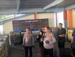 Tempat Penimbunan BBM Solar di Desa Ngemboh, Kecamatan Ujungpangkah, di Gerebek Polres Gresik