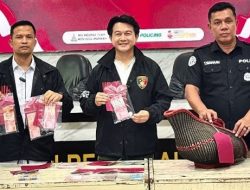 Satreskrim Polres Pelalawan menggerebek tempat perjudian Sabung Ayam