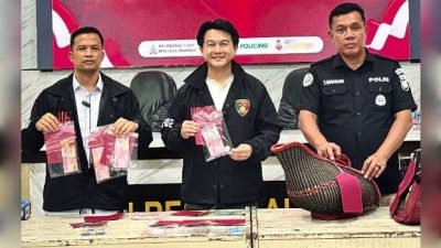 Satreskrim Polres Pelalawan menggerebek tempat perjudian Sabung Ayam
